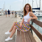 Mickey Hands skirt on marina promenade